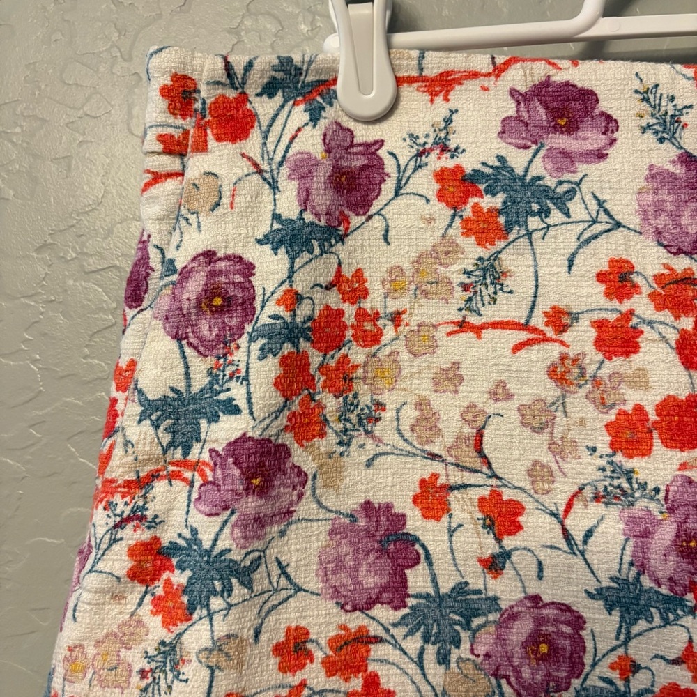 Ann Taylor white and purple floral high waisted side zip dressy shorts size 8 - Picture 4 of 16